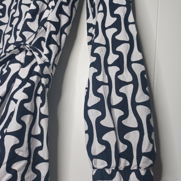 Black and White Patterned Dress - Picture 6 of 14